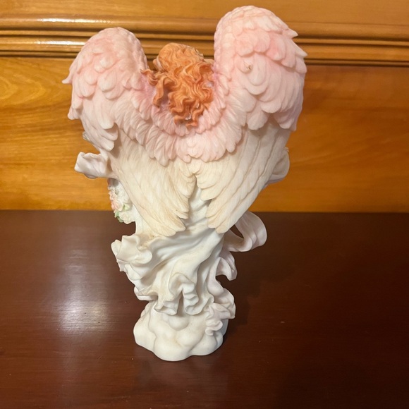 angel figurine - Picture 2 of 2